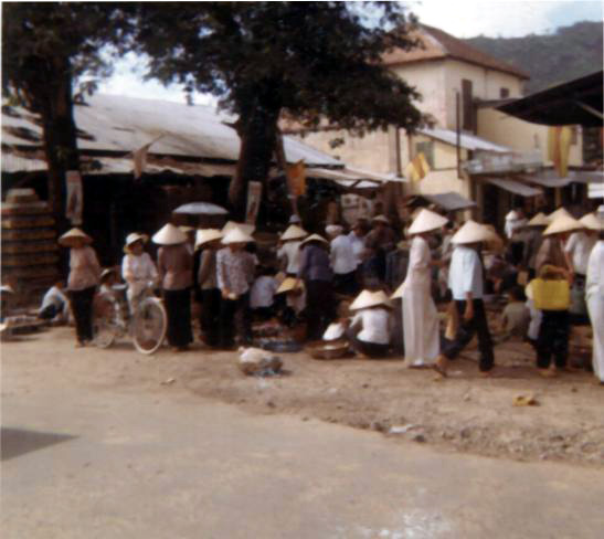 Another Market day in Vung Tau (Lough)